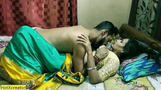 Indian Bengali Aunty amazing hot fucking with lover with clear audio